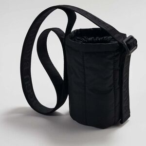 BAGGU Puffy Water Bottle Sling In Black